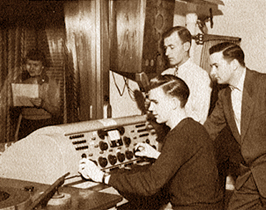 Image of 1952 radio